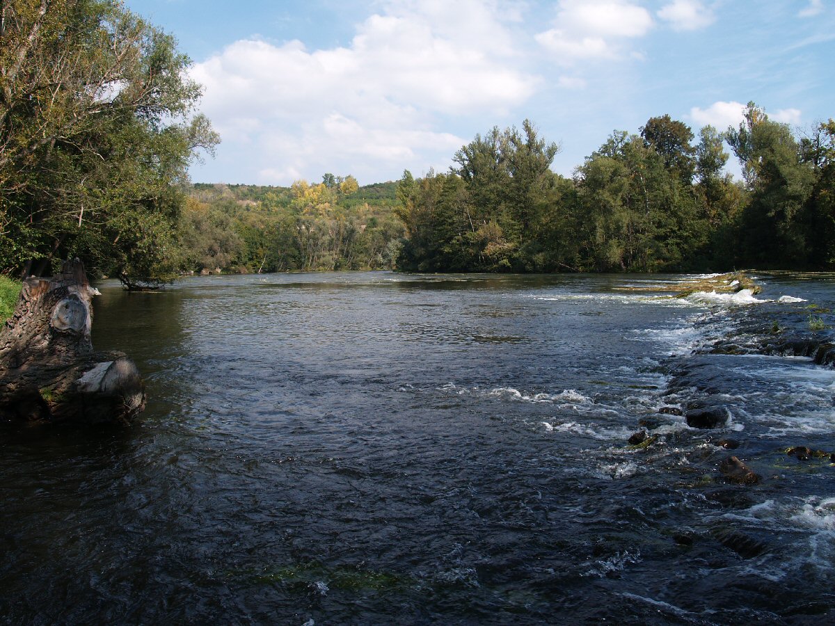 Oh�e 8 under Nechranice dam