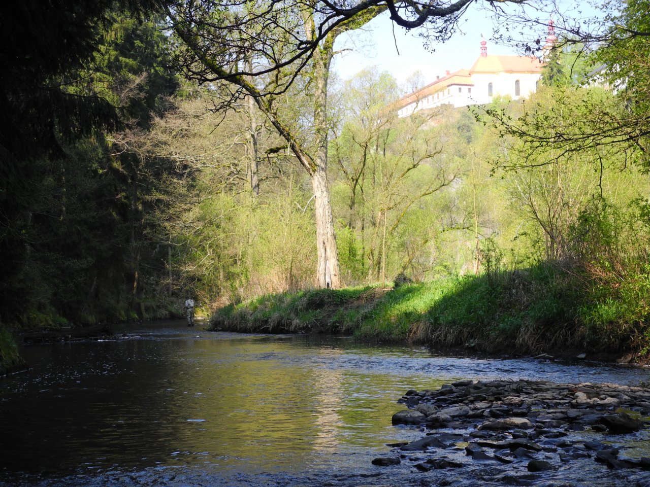 Nymphing on St�ela