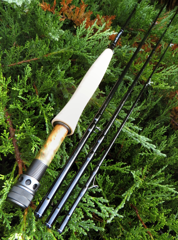 Beautiful wooden reel seat and hight quality cork handle!