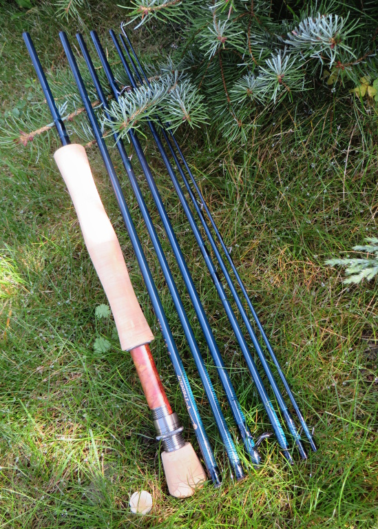 Leichi V-Traveller Fly Rod - Available in 4 categories, 9 foot lenght - 7 pieces finish.