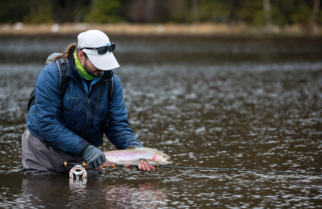 Moment before release. Quickly back to the water, otherwise my hands will freeze!