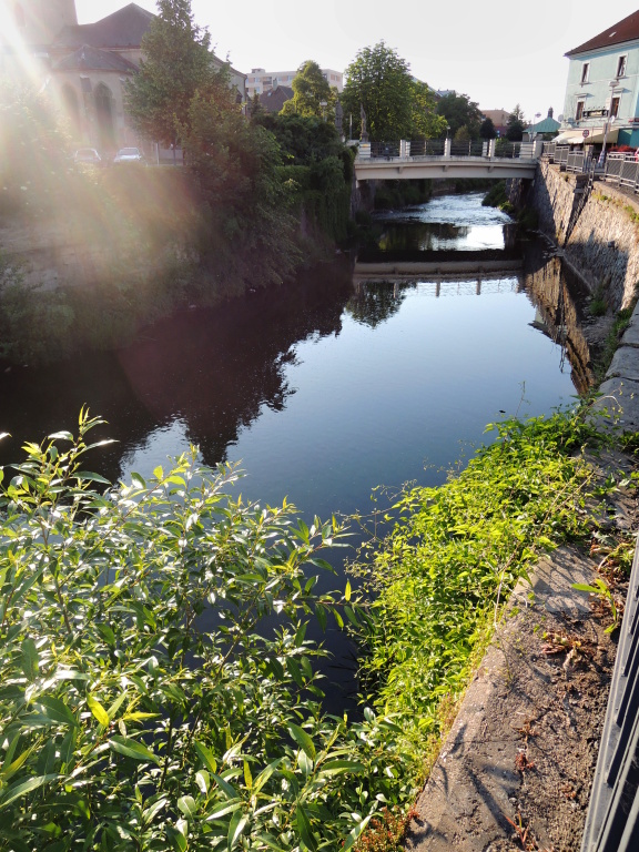 Although it is not a mountain river in the middle of forests, this has its own spell.