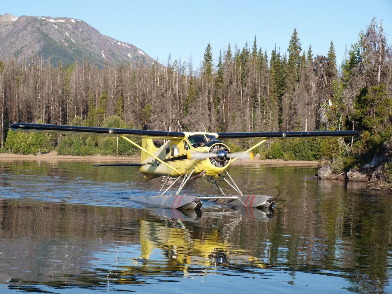 Ootsa Air coming to get guests for a fly out day